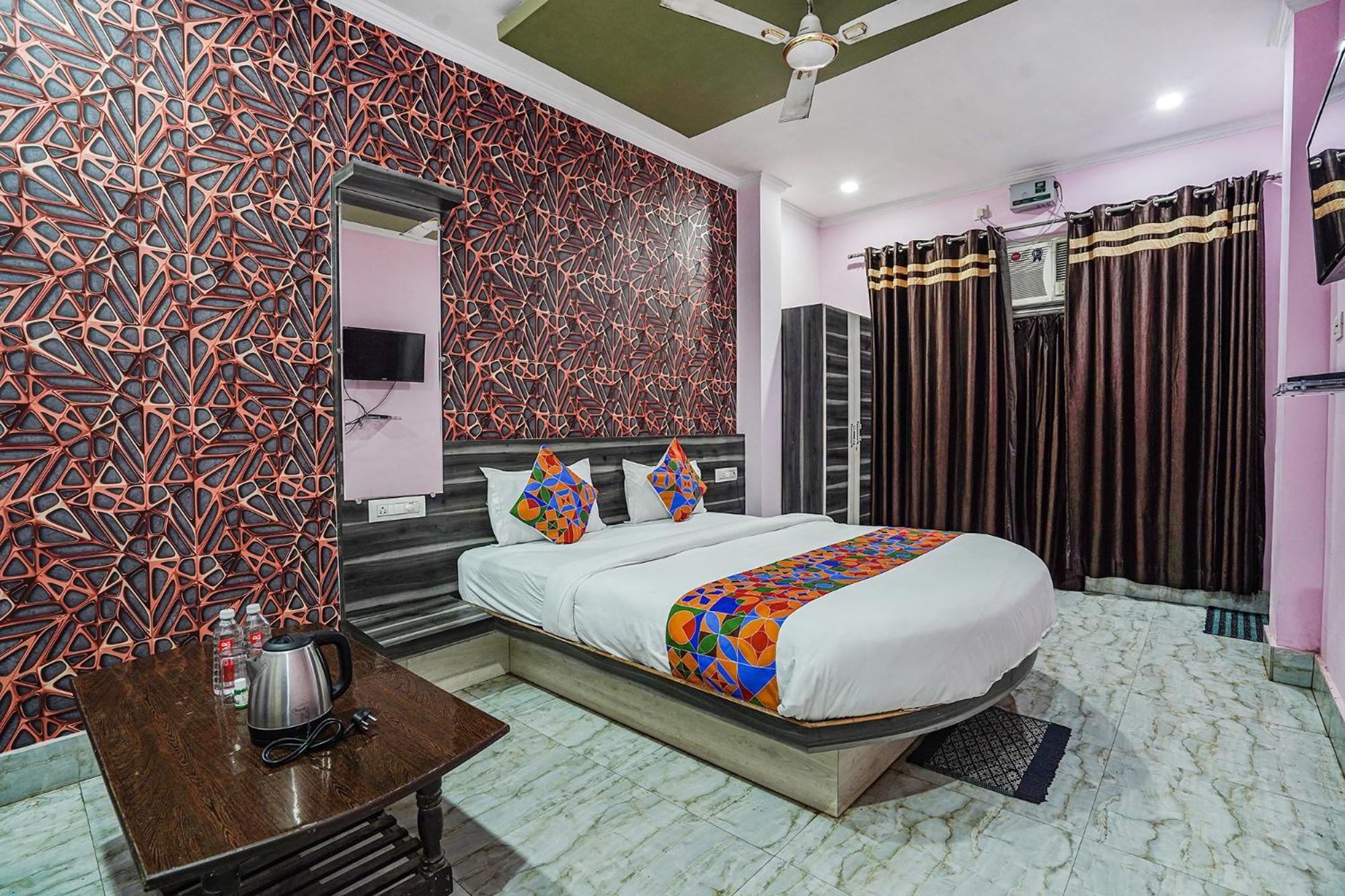 Fabhotel Deepak Palace 3* Varanasi