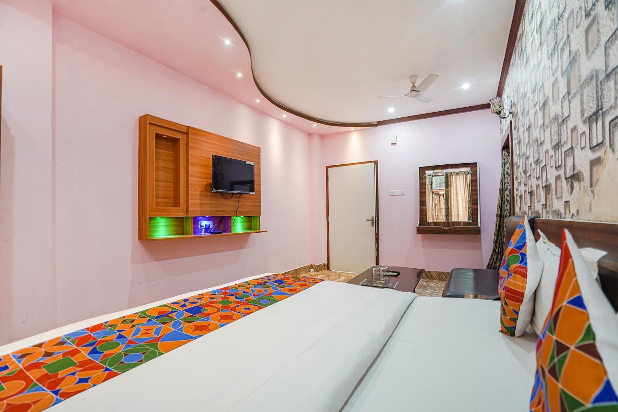 Fabhotel Deepak Palace