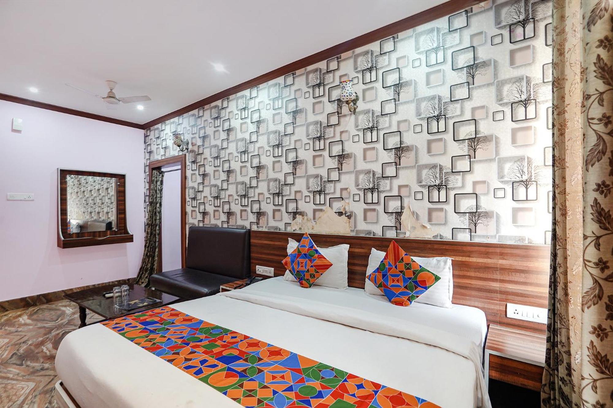 Fabhotel Deepak Palace Hotel 3*
