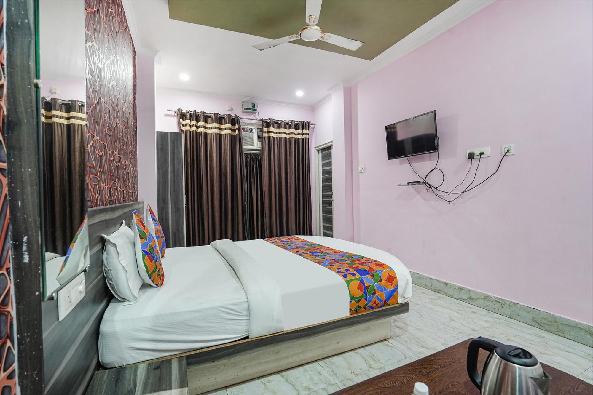 Hotel Fabhotel Deepak Palace Varanasi