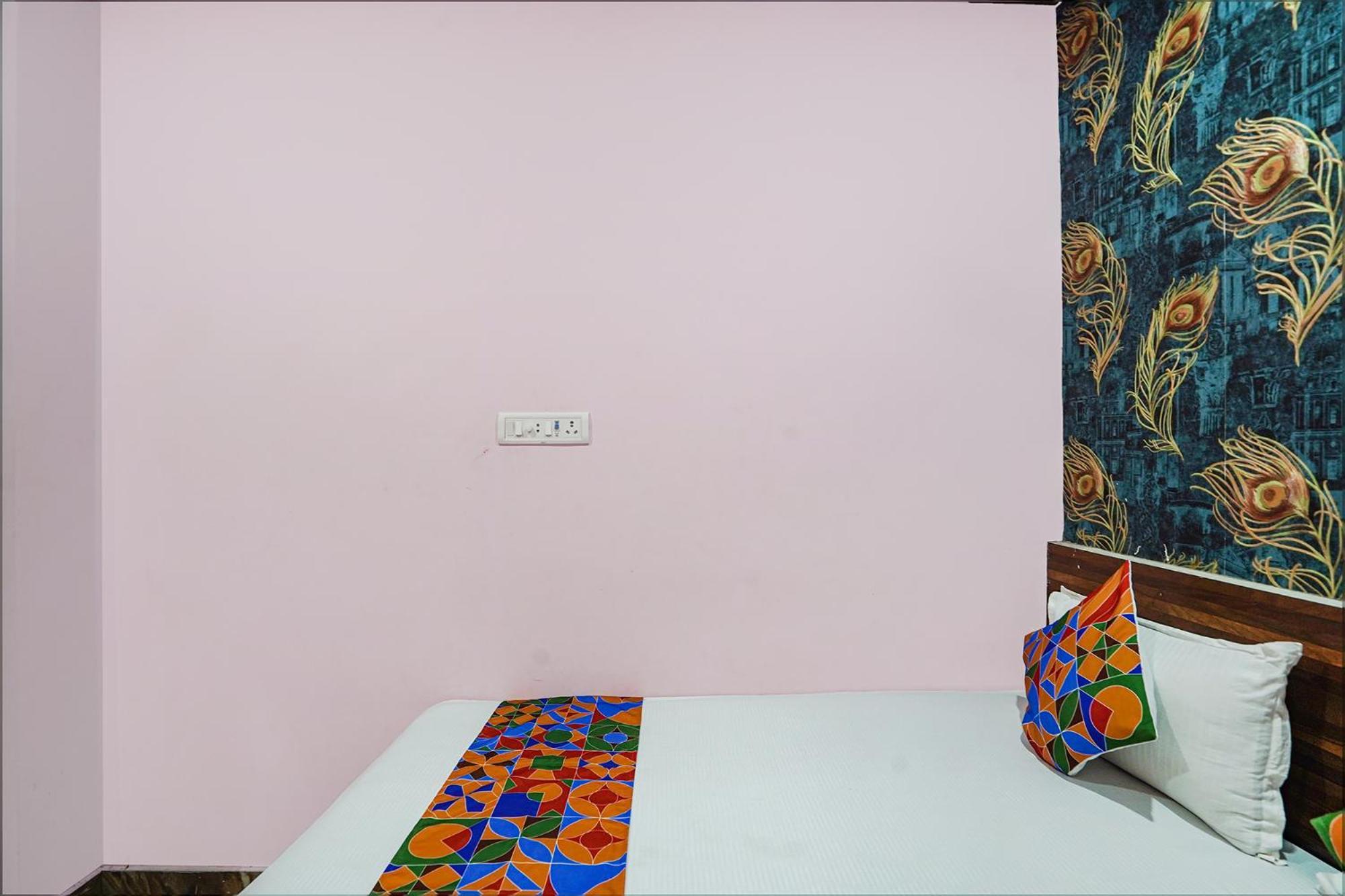 Fabhotel Deepak Palace Hotel