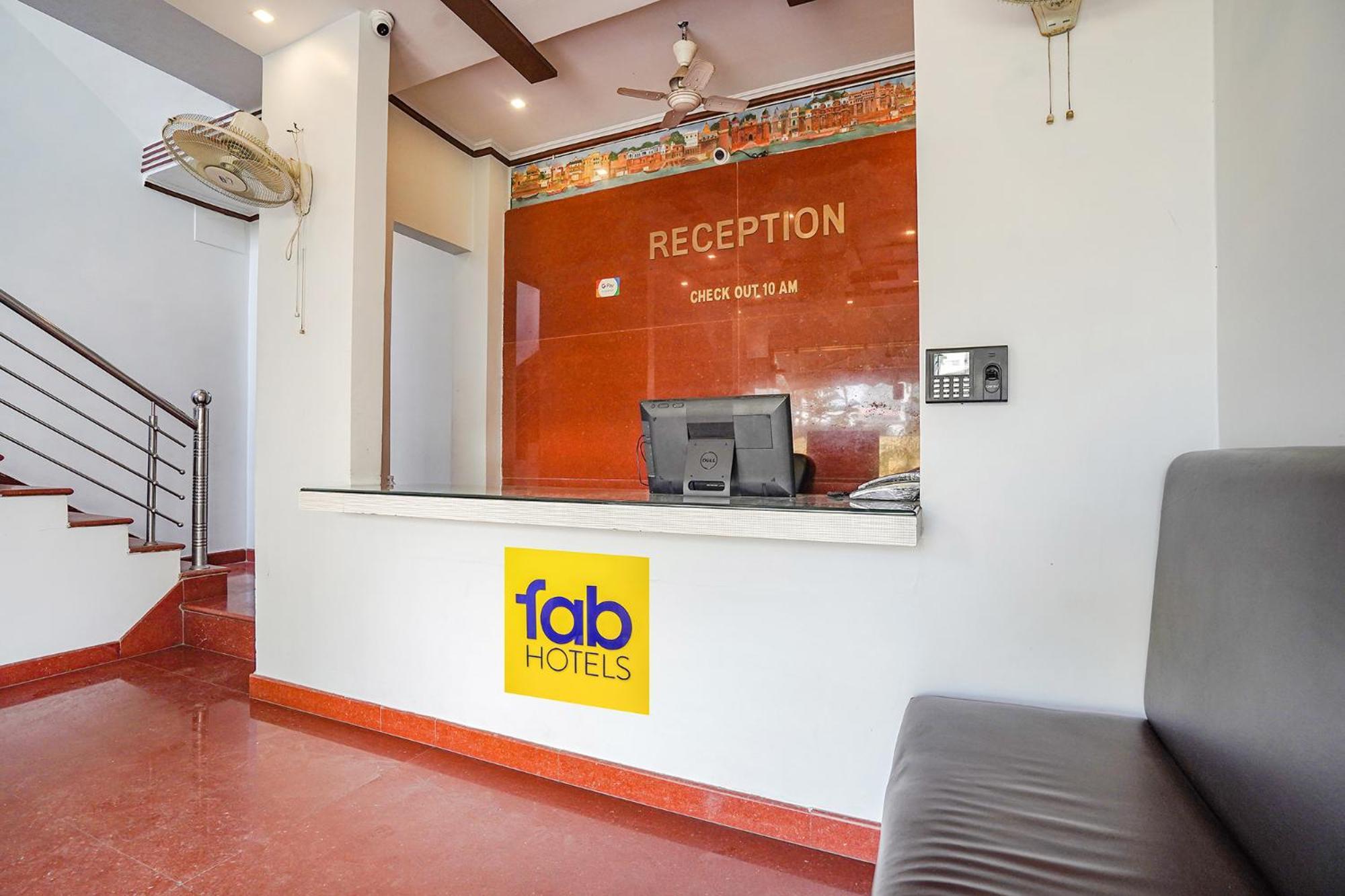 Hotel Fabhotel Deepak Palace 3*