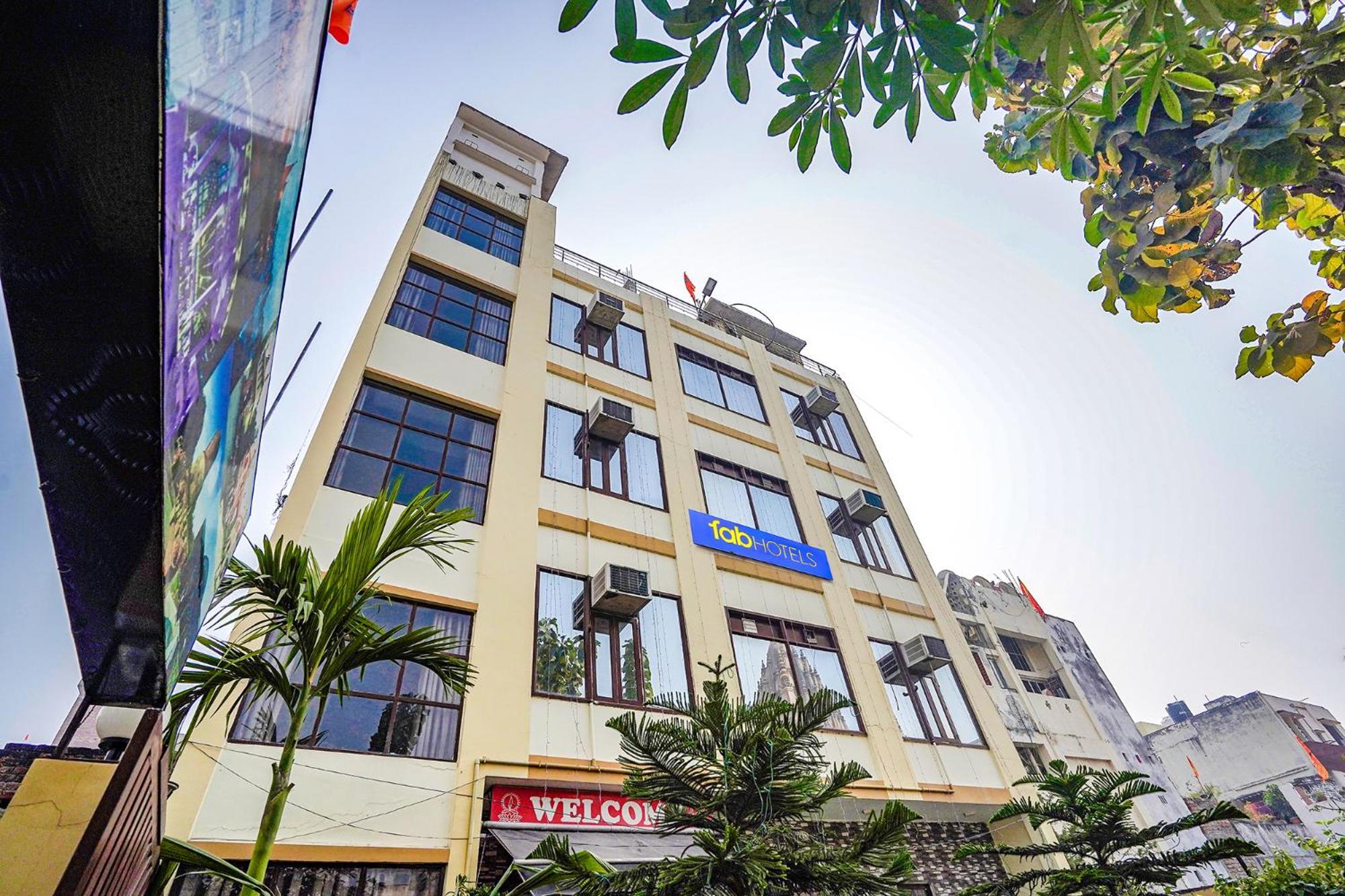 Fabhotel Deepak Palace