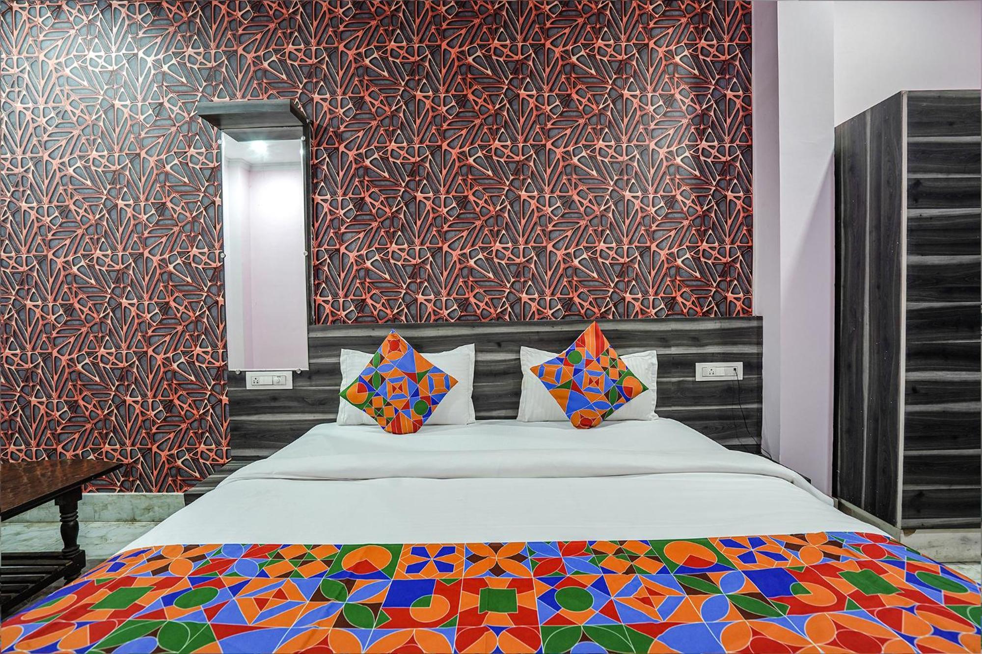Fabhotel Deepak Palace Hotel Varanasi