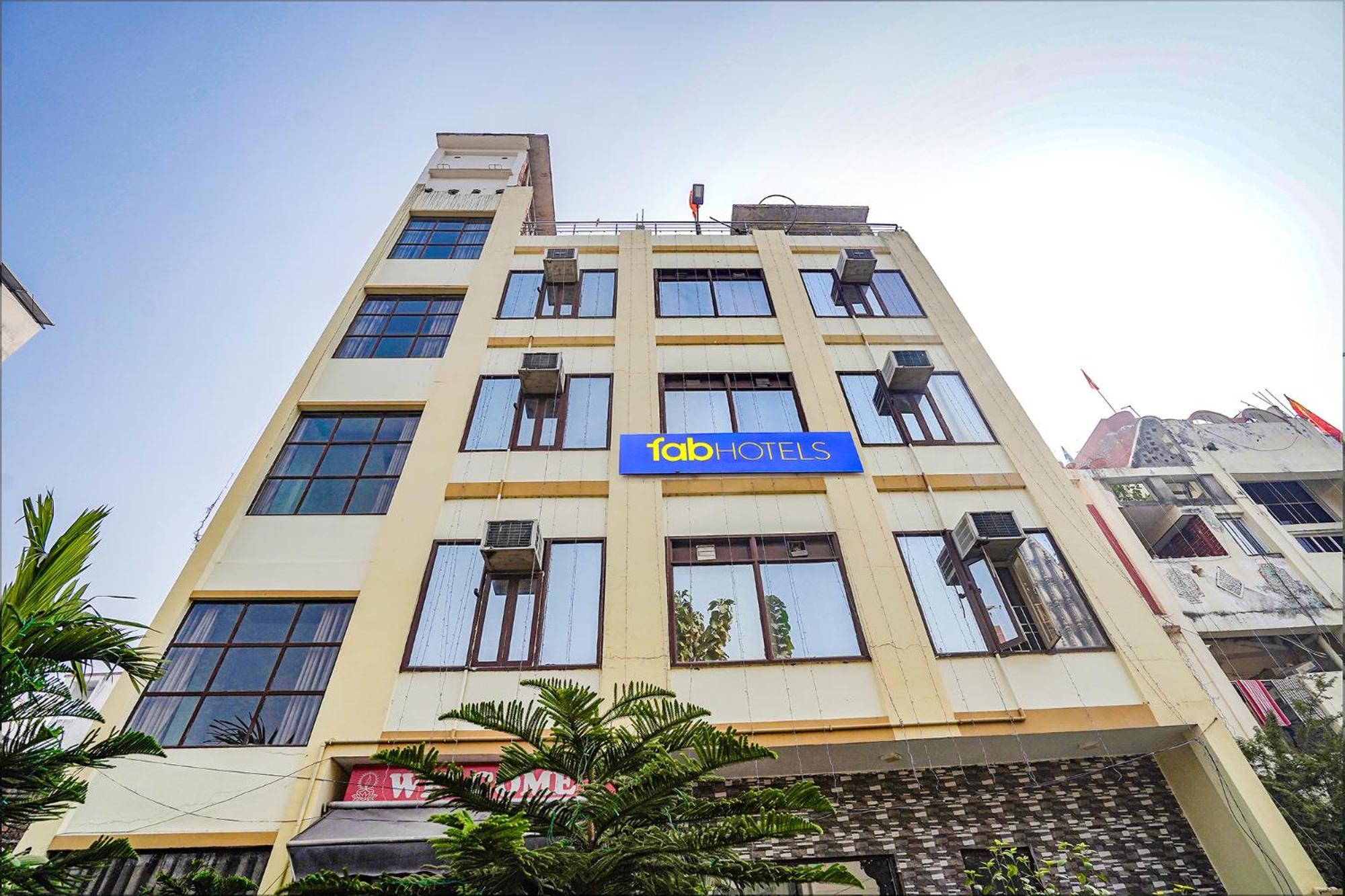 Fabhotel Deepak Palace 3*