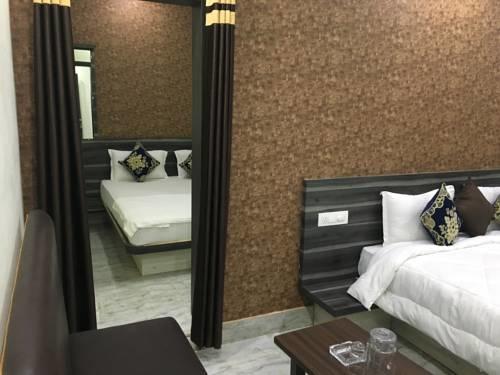 Fabhotel Deepak Palace Hotel 3*